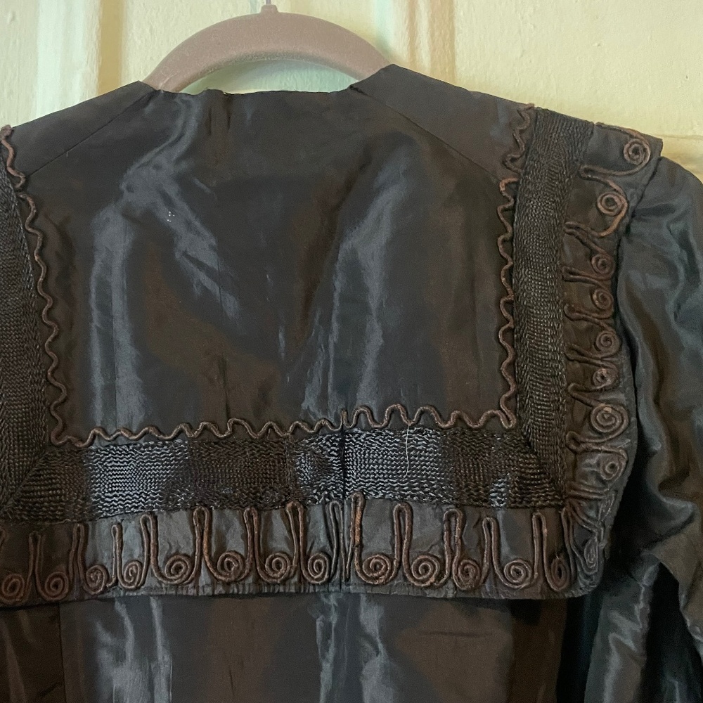 Vintage jacket with embroidery